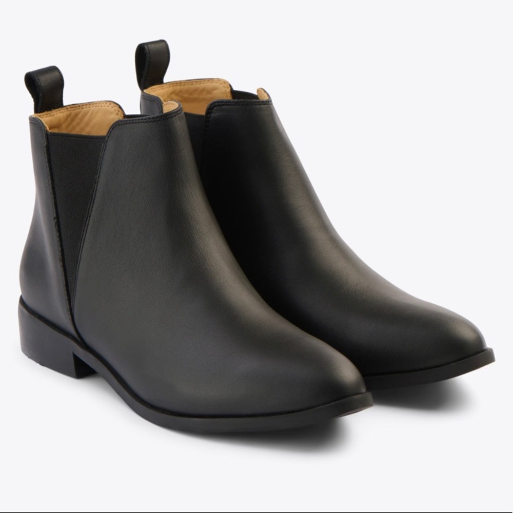 Nisolo Everyday Commuter Chelsea Boots - Black
